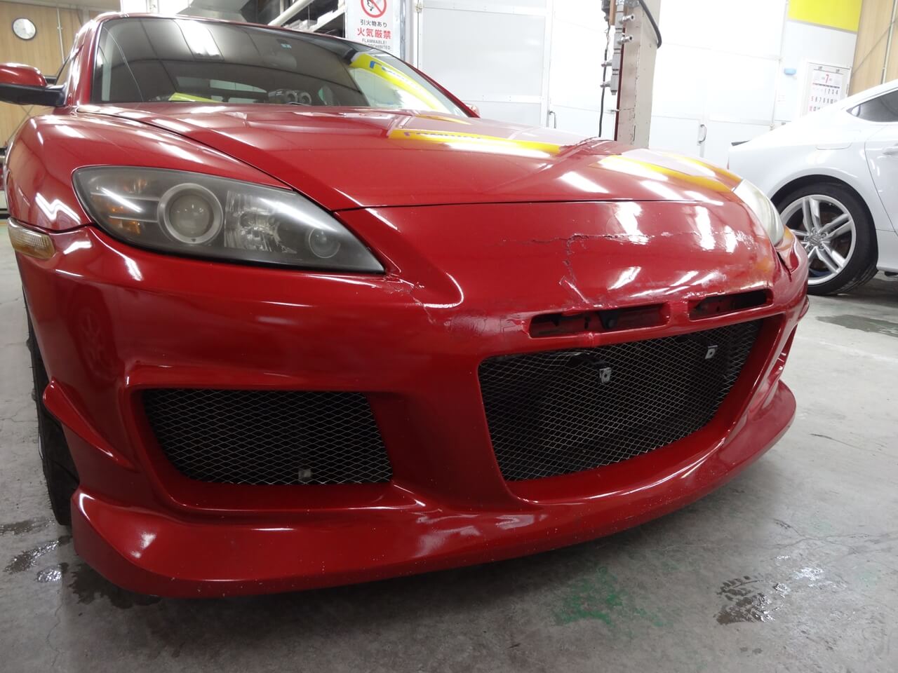 マツダ RX-8 社外FRP製フロントバンパ塗装・取り付け、リヤバンパ・リヤディフューザー塗装劣化修理・塗装＆一体化加工  東京都町田市よりご来店のお客様です – 東京 立川 板金塗装・車の傷・へこみ修理 「ガレージローライド®」