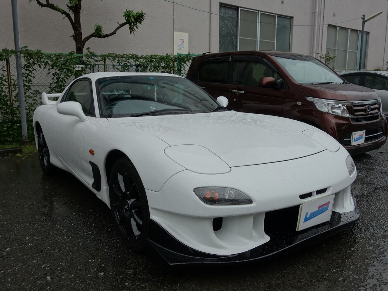 マツダ RX-7 RE雨宮製フロントバンパ塗装・取り付け、フロントフェンダダクト取り付け 東京都青梅市よりご来店のお客様です – 東京 立川 板金塗装・車の傷・へこみ修理  「ガレージローライド®」